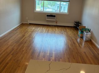 7 Hallmark Gdns, Burlington, MA 01803