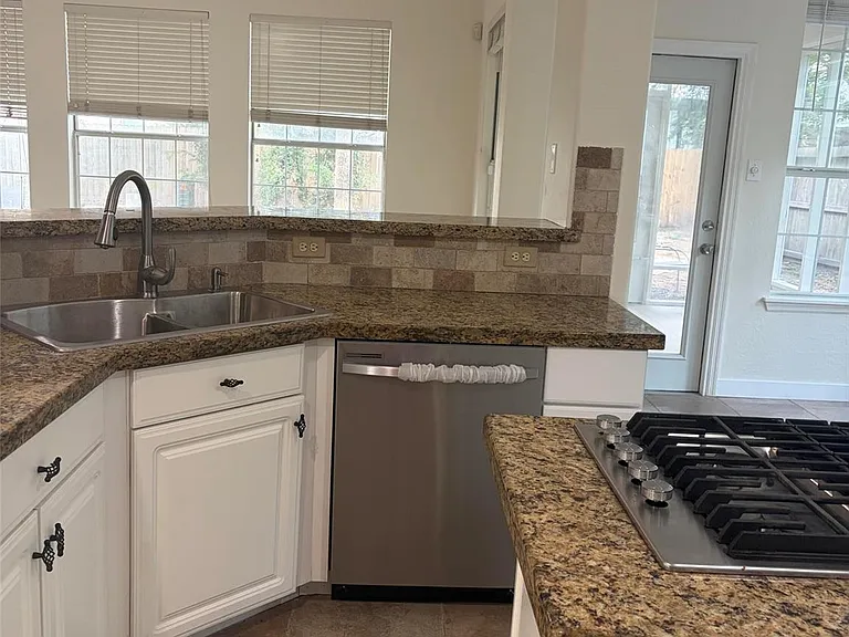 22 E Sterling Pond Cir — Photo 8