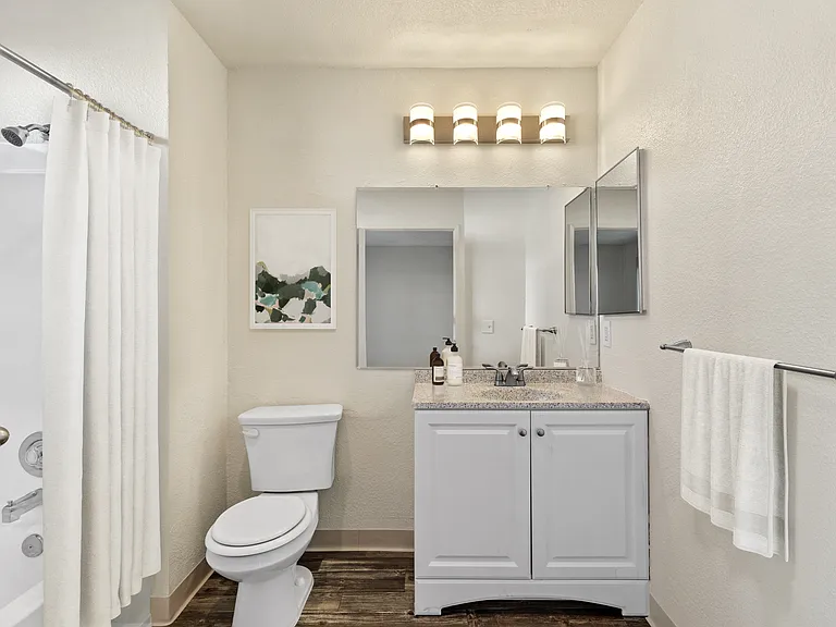 Vista Hermosa Apartments — Photo 10