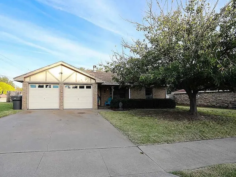 4721 Raylett Dr — Photo 1