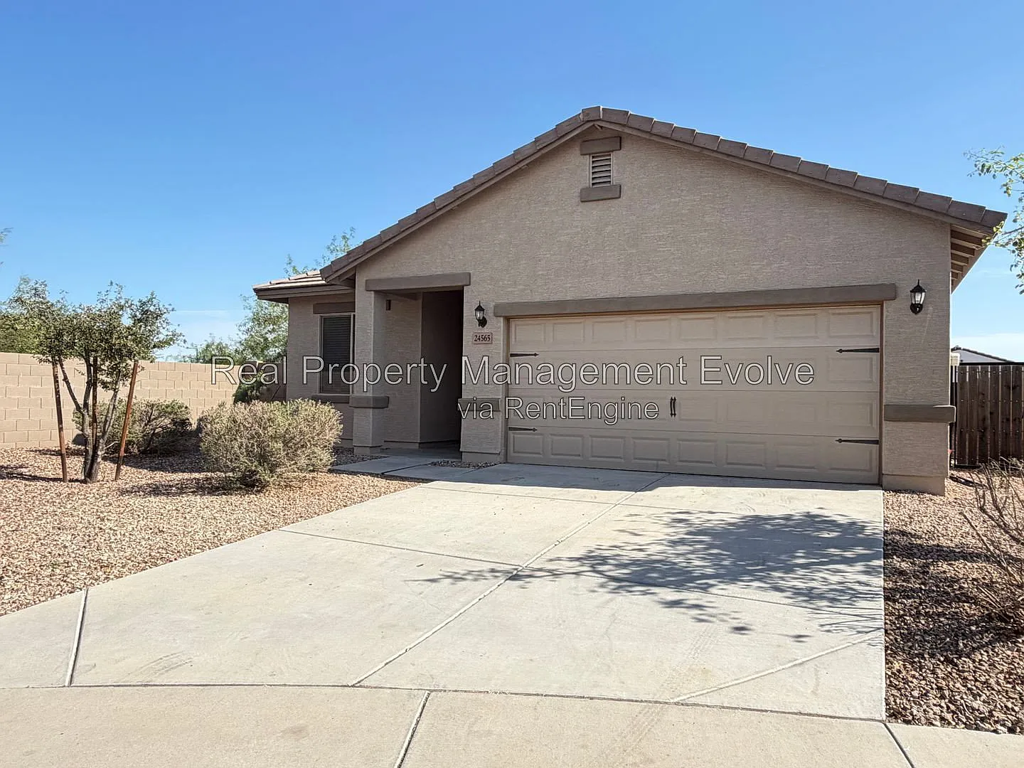 3 bed, 2.0 bath, 1385 sqft, $1,725 — Photo 1