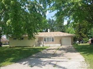 73 McLeod Ave, Charleston, IL 61920