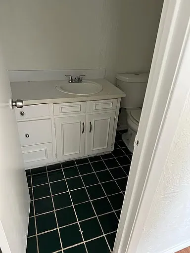 709 Campbell Ln — Photo 8
