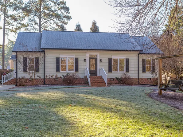 203 Pinewood Dr, Apex, NC 27502