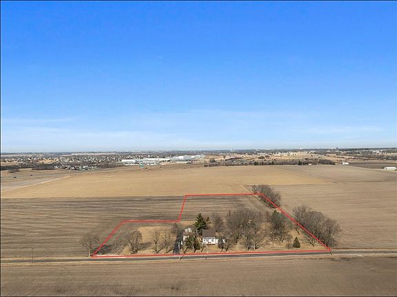 3rd image of 2411 Goldberg Rd