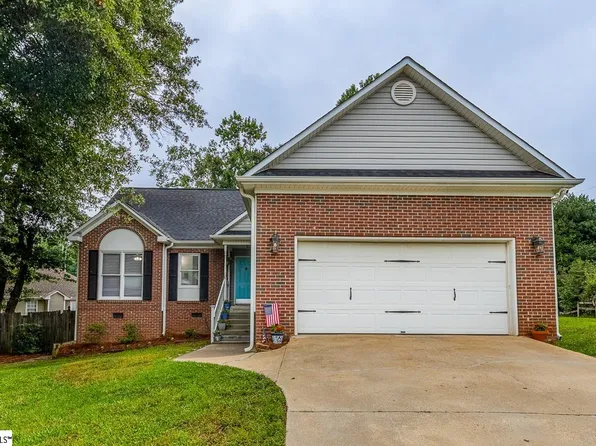 16 Fawndale Ln, Fountain Inn, SC 29644