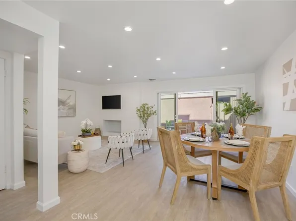 18110 Killion St Unit 2, Tarzana, CA 91356