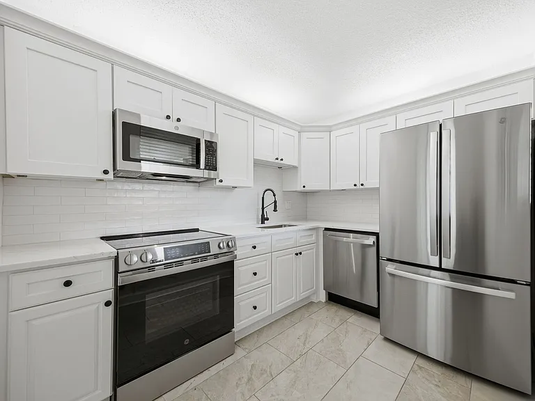 7465 Bay Island Dr S #112 — Photo 15