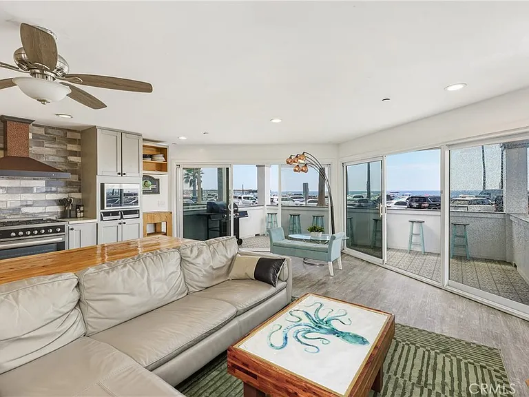 2214 W Oceanfront #A — Photo 10
