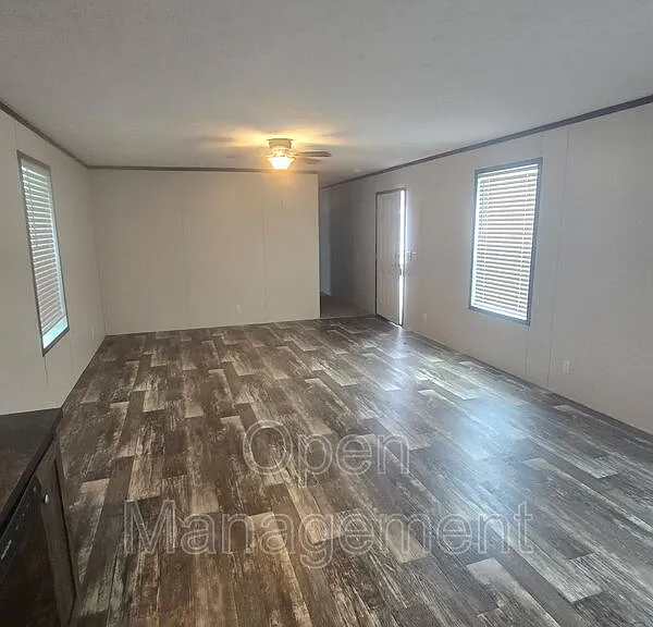 511 E 1st St #72 — Photo 3