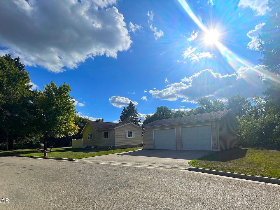 405 W 1st Ave N, Cavalier, ND 58220 Zillow