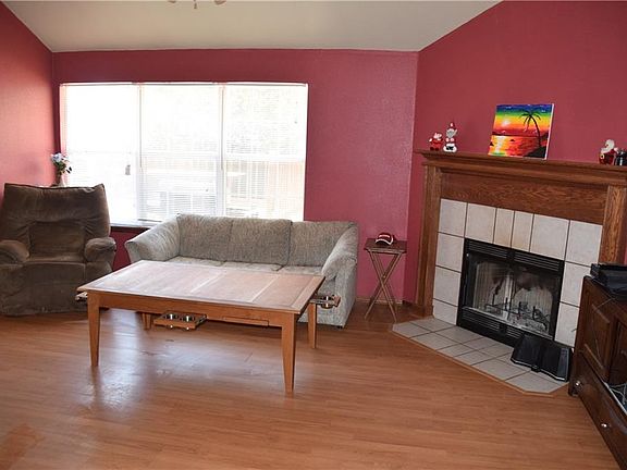 4th image of 1200 Teakwood Dr