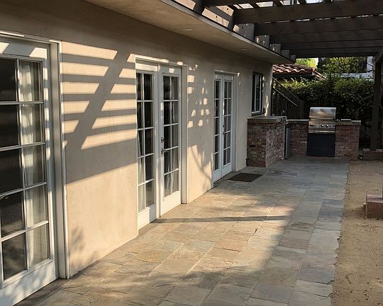 4th image of 850 N La Jolla Ave #1/2