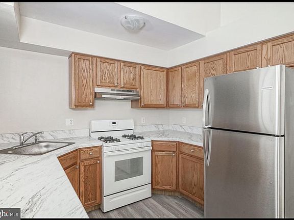4th image of 1396 Tristram Cir