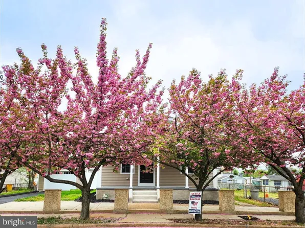 715 Kossuth St, Riverside, NJ 08075