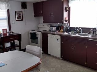 714 Madison Ave, Howards Grove, WI 53083