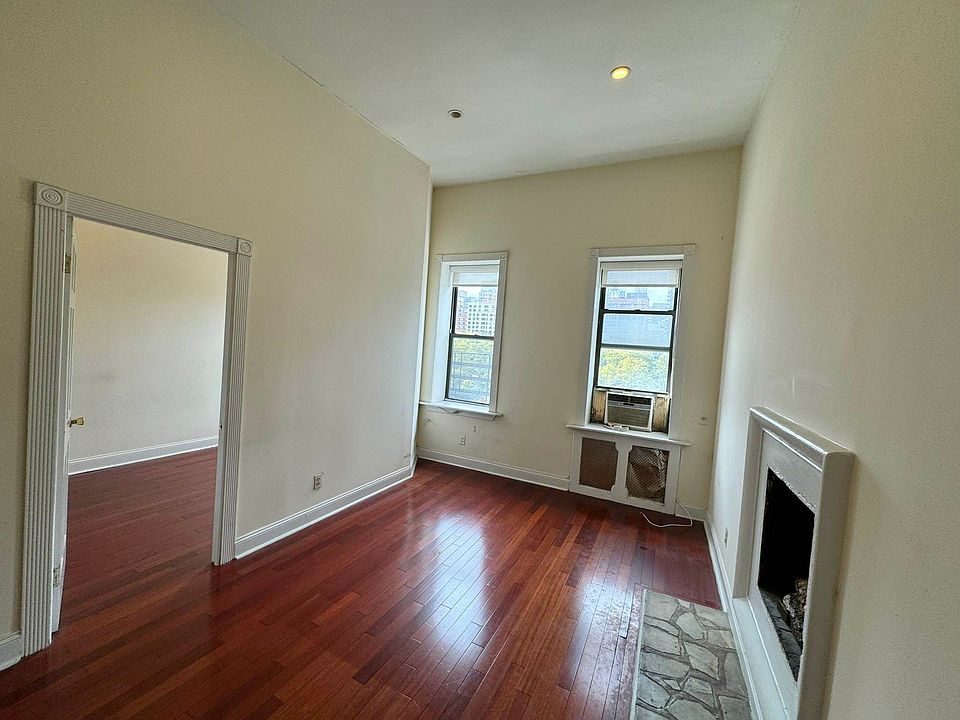 1st image of 309 E 37th St #4XW