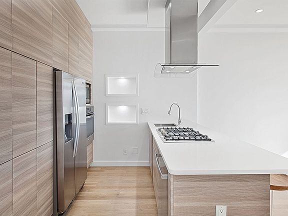 2nd image of 244 Franklin Ave APT 5A
