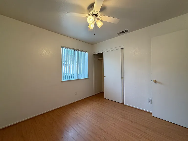 2350 E Fallbrook Ave #9 — Photo 11
