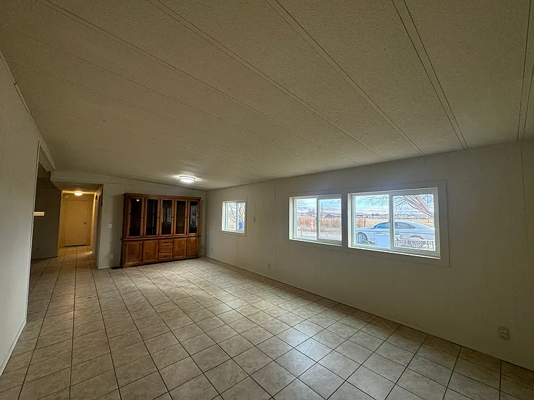 170 S Outlook Rd — Photo 6