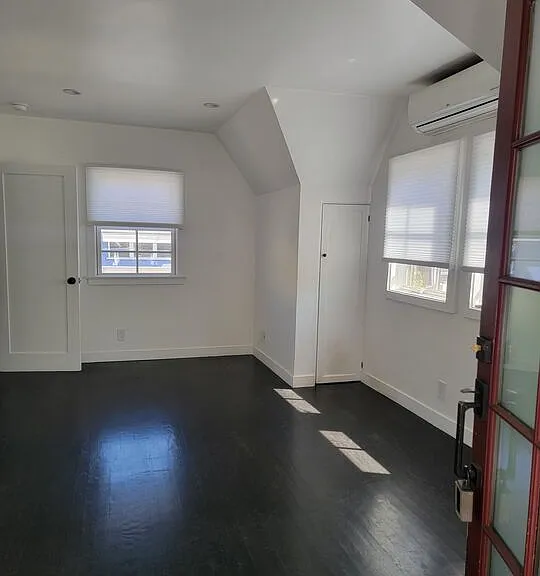 923 16th St — Photo 8