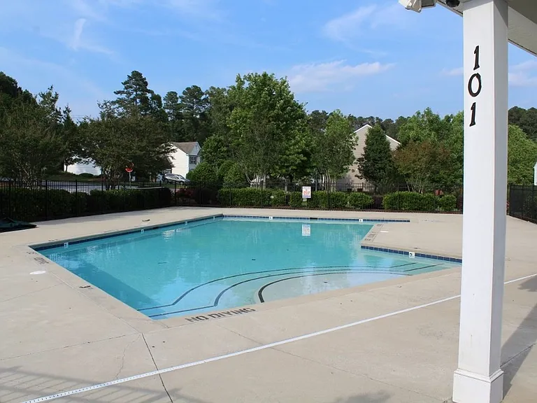 102 Alice Ct — Photo 32