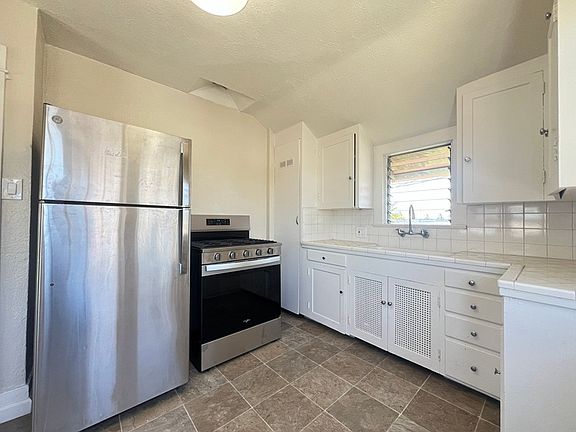 2nd image of 2821 Lincoln Ave