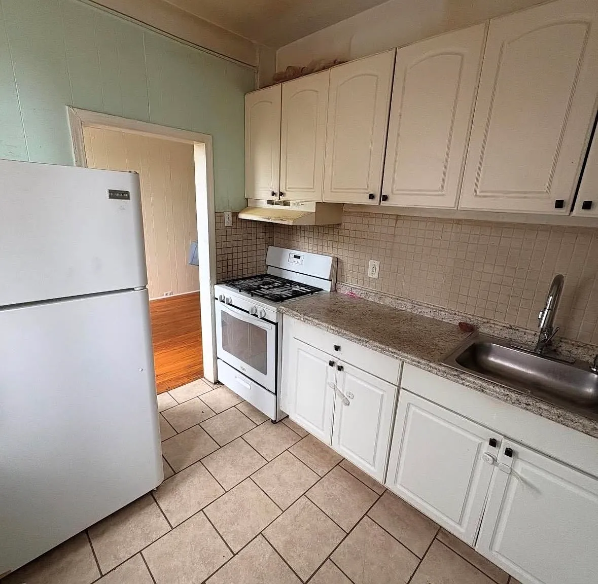 1 bed, 1.0 bath, $1,800 — Photo 2