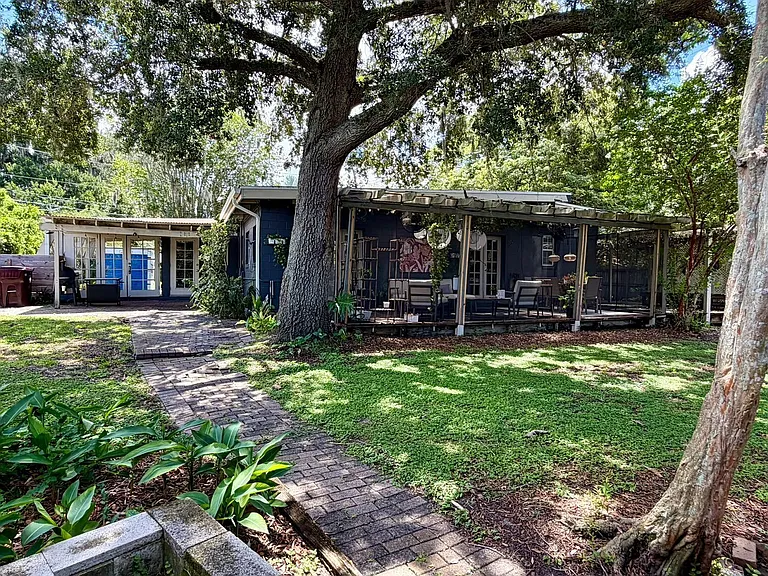 1227 Country Club Dr — Photo 15