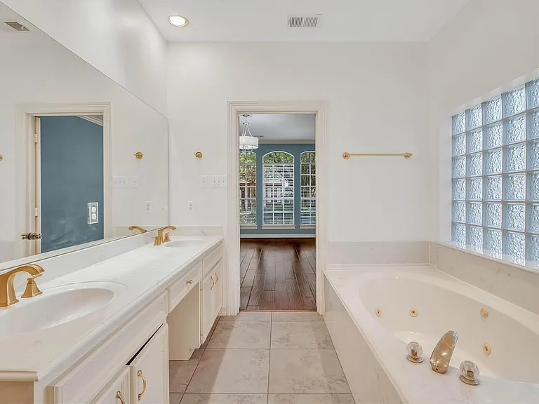 20002 Barton Creek Ct — Photo 30