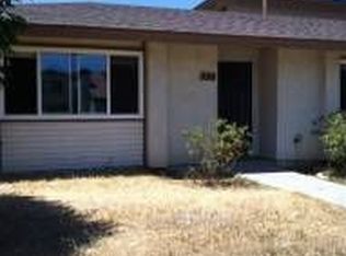 366 S Forest Ave, Rialto, CA 92376