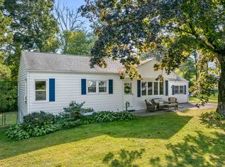 2 Springdale Rd, Waterford, CT 06385