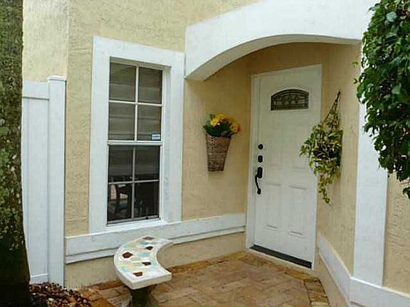 2nd image of 944 Jade Ct
