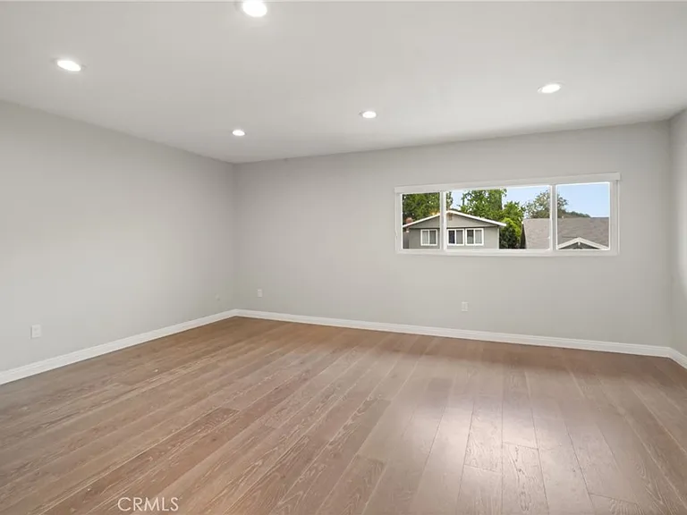 6215 Hesperia Ave — Photo 20