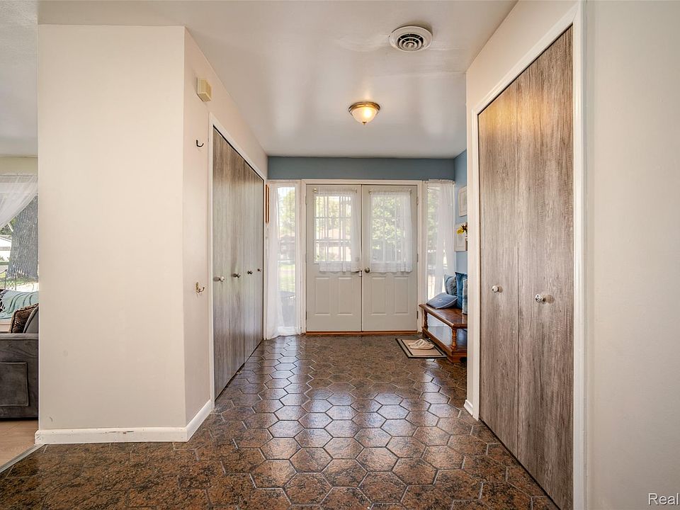 19655 Saxton Ave, photo 10