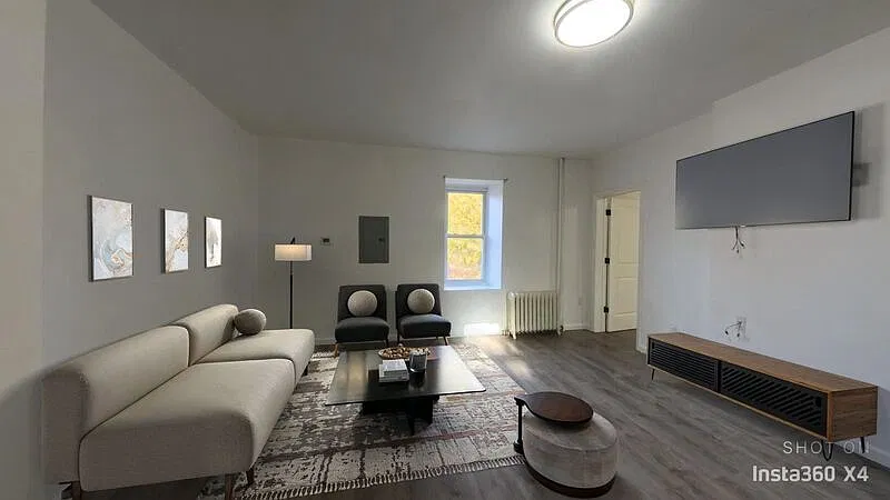 90 E Johnson St — Photo 3