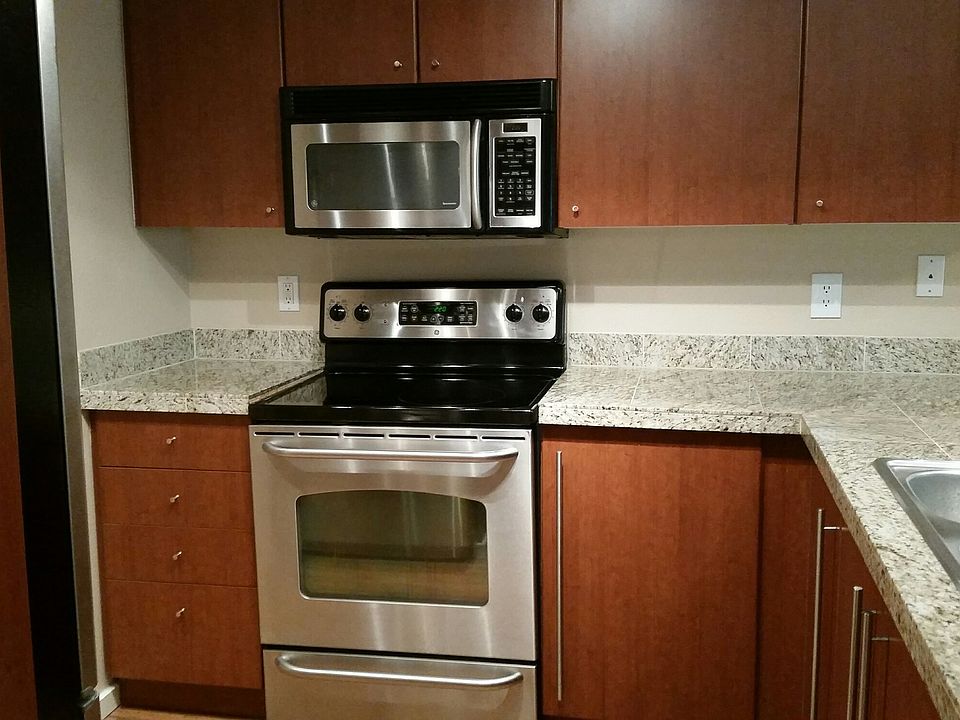 2nd image of 11303 NE 128th St