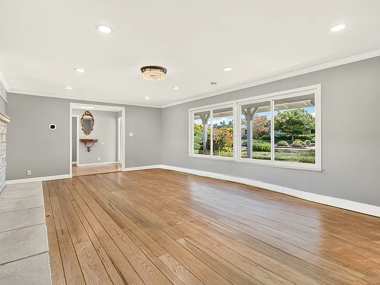 10420 Greenview Dr — Photo 35