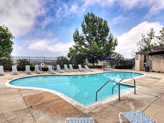 3rd image of 14 La Mirage Cir