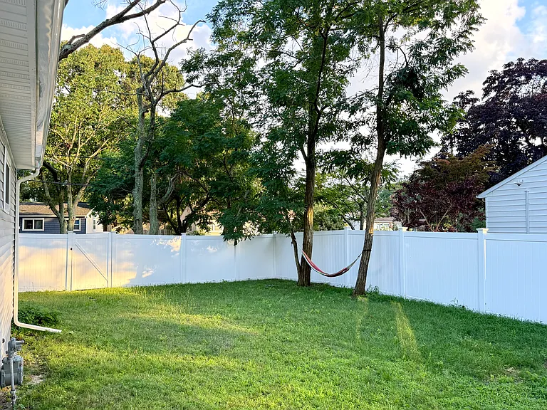 516 Midstreams Rd — Photo 24