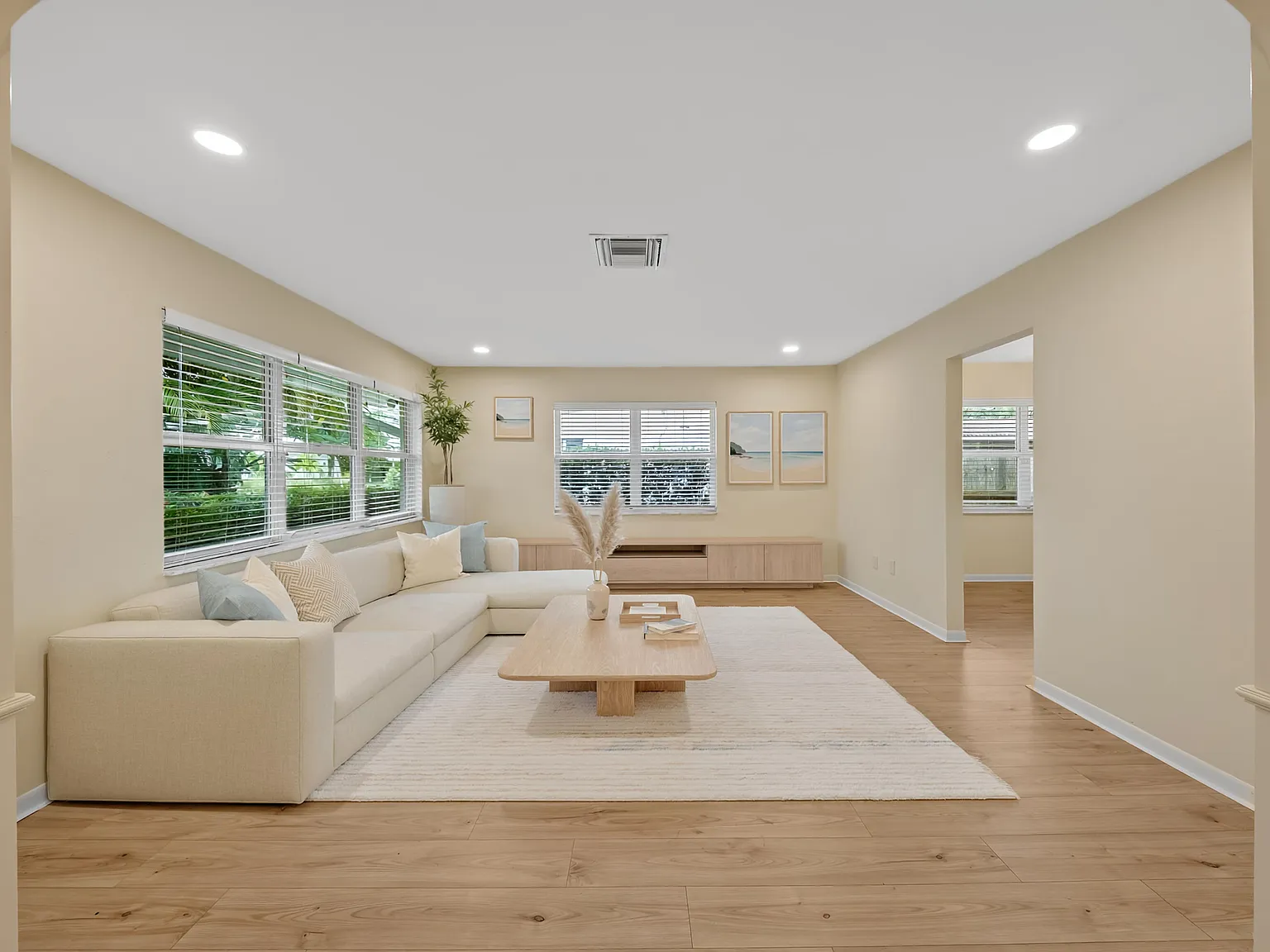 4 bed, 3.0 bath, 3168 sqft, $8,950 — Photo 4