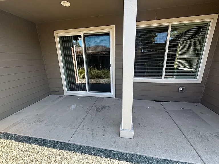 124 SW Donna Jean Way — Photo 33