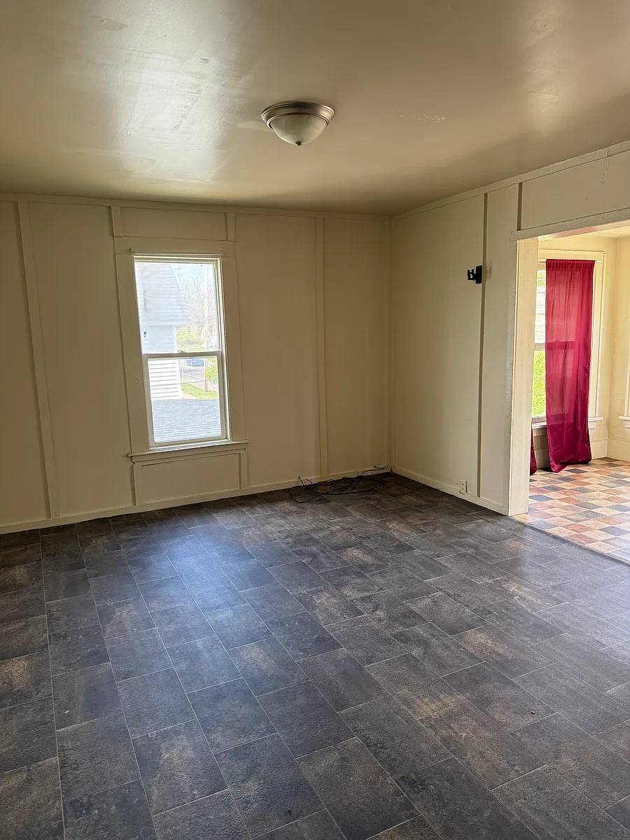Building Photo - 611 W North St #2