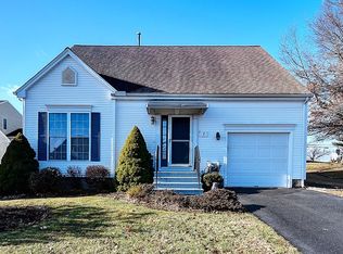 7 Heather Ln UNIT 7, Suffield, CT 06078