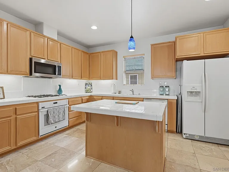 237 Marquette Ave — Photo 12