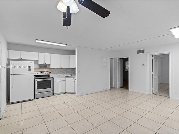 4th image of 125 SE 2nd Ter