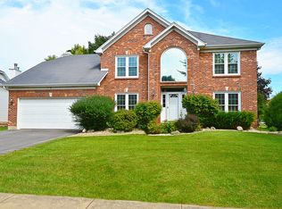 7 Ivy Ct, Bolingbrook, IL 60490