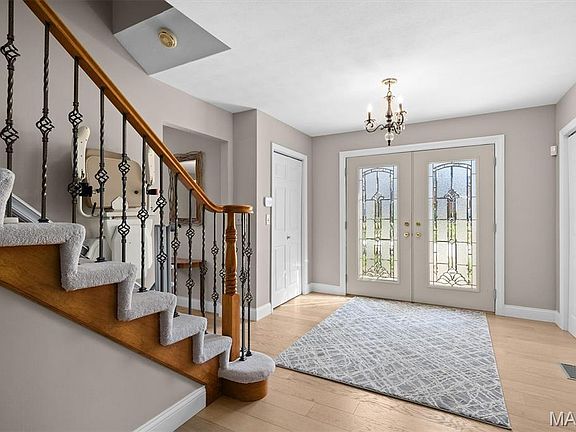 3rd image of 26 Ravenwood Cir