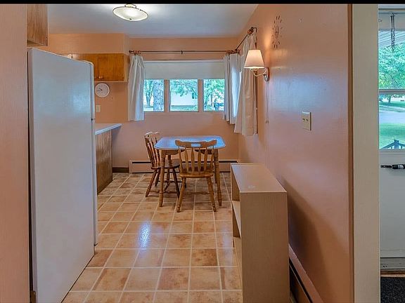 3rd image of 1412 Gray Dr