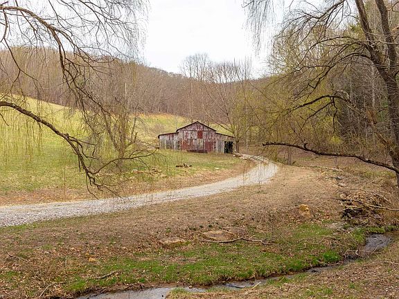 3rd image of 339 Spruce Run Rd